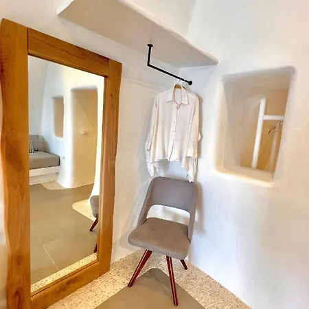 Angle Cavehouse *