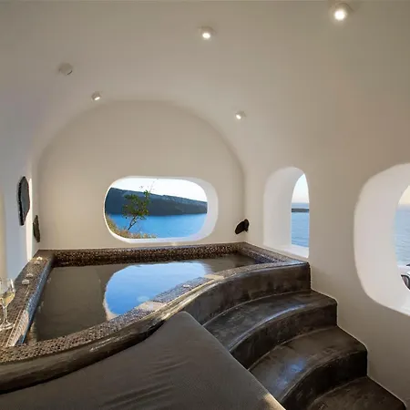 Holiday home Armonoia Caves Oia (Santorini)