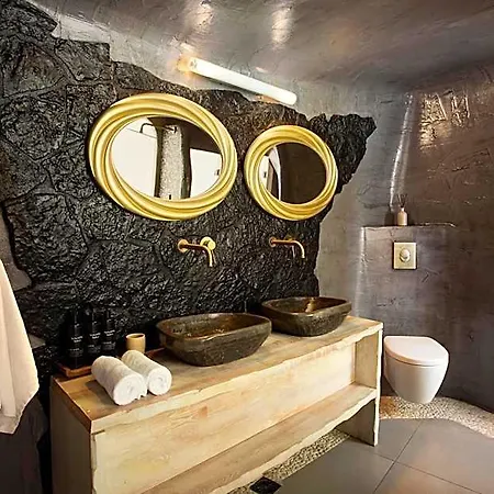Armonoia Luxury Caves Oia (Santorini)