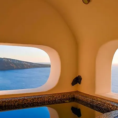 Armonoia Luxury Caves Oia (Santorini)