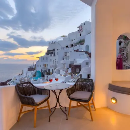 Holiday home Armonoia Caves Oia (Santorini)