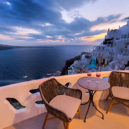 Angle Cavehouse * Oia
