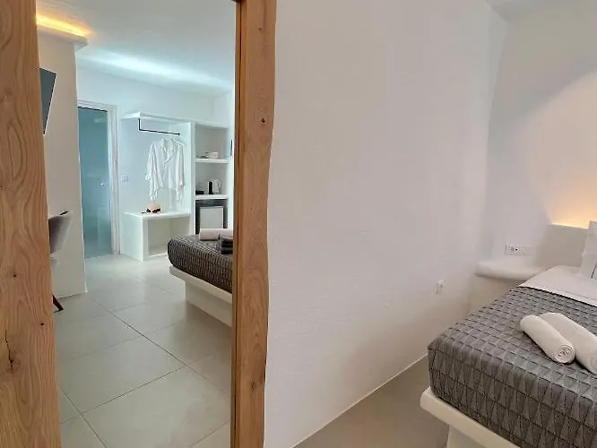 Armonoia Caves * Oia (Santorini)