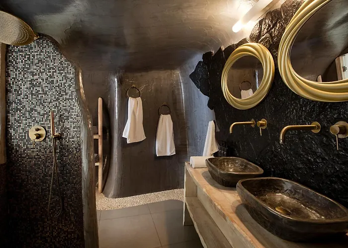 Holiday home Armonoia Caves Oia (Santorini)